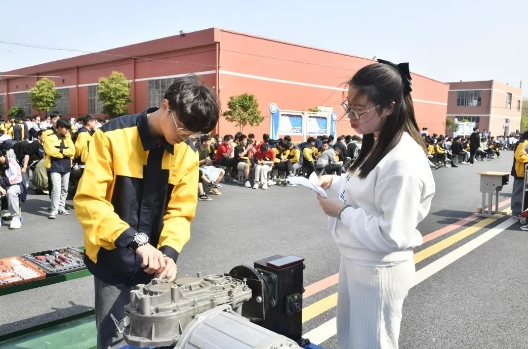 江西新余康展高级技工学校举办汽车专业月度技能大赛